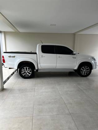 TOYOTA HILUX 2.7 SRV 4X4 CD 16V FLEX 4P AUTOMÁTICO TOYOTA HILUX 2.7 SRV 4X4 CD 16V FLEX 4P AUTOMÁTICO